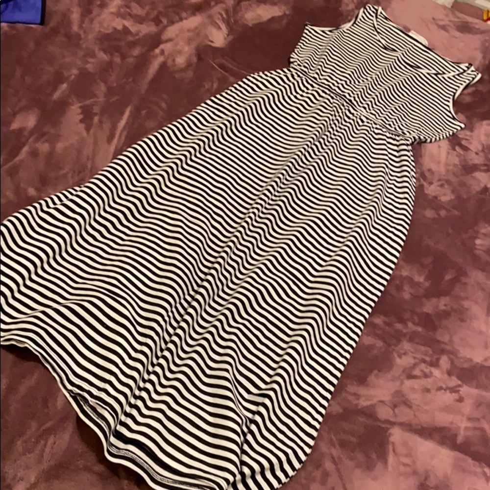 Long, white&black lined dress, medium size